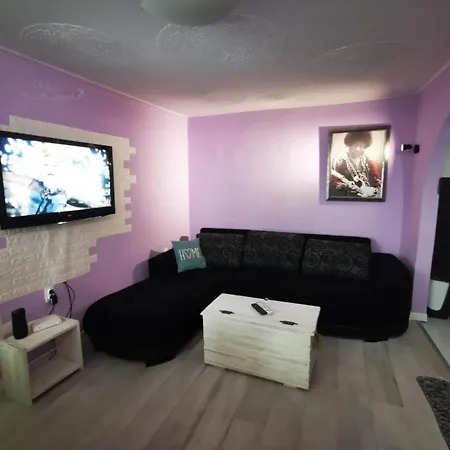 Belgrade Centre Garden Lair Max 8 Guests Apartment *
