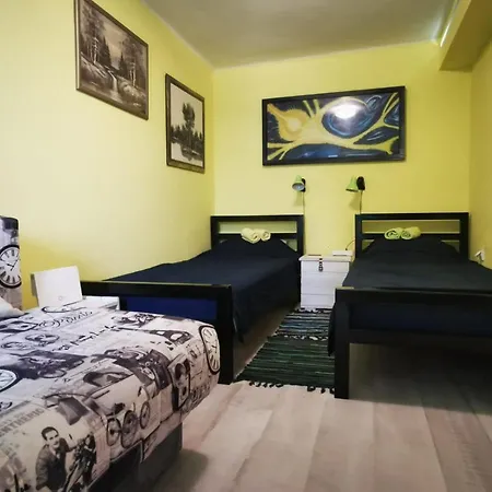 Belgrade Centre Garden Lair Max 8 Guests Apartment