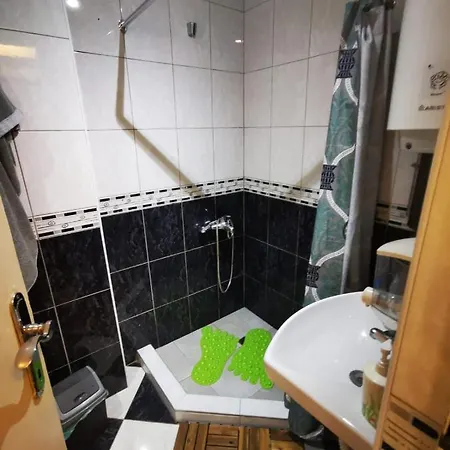 Belgrade Centre Garden Lair Max 8 Guests Apartment