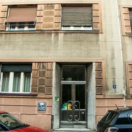 Belgrade Centre Garden Lair Max 8 Guests Apartment Belgrade