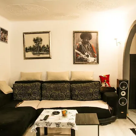 Belgrade Centre Garden Lair Max 8 Guests Apartment *